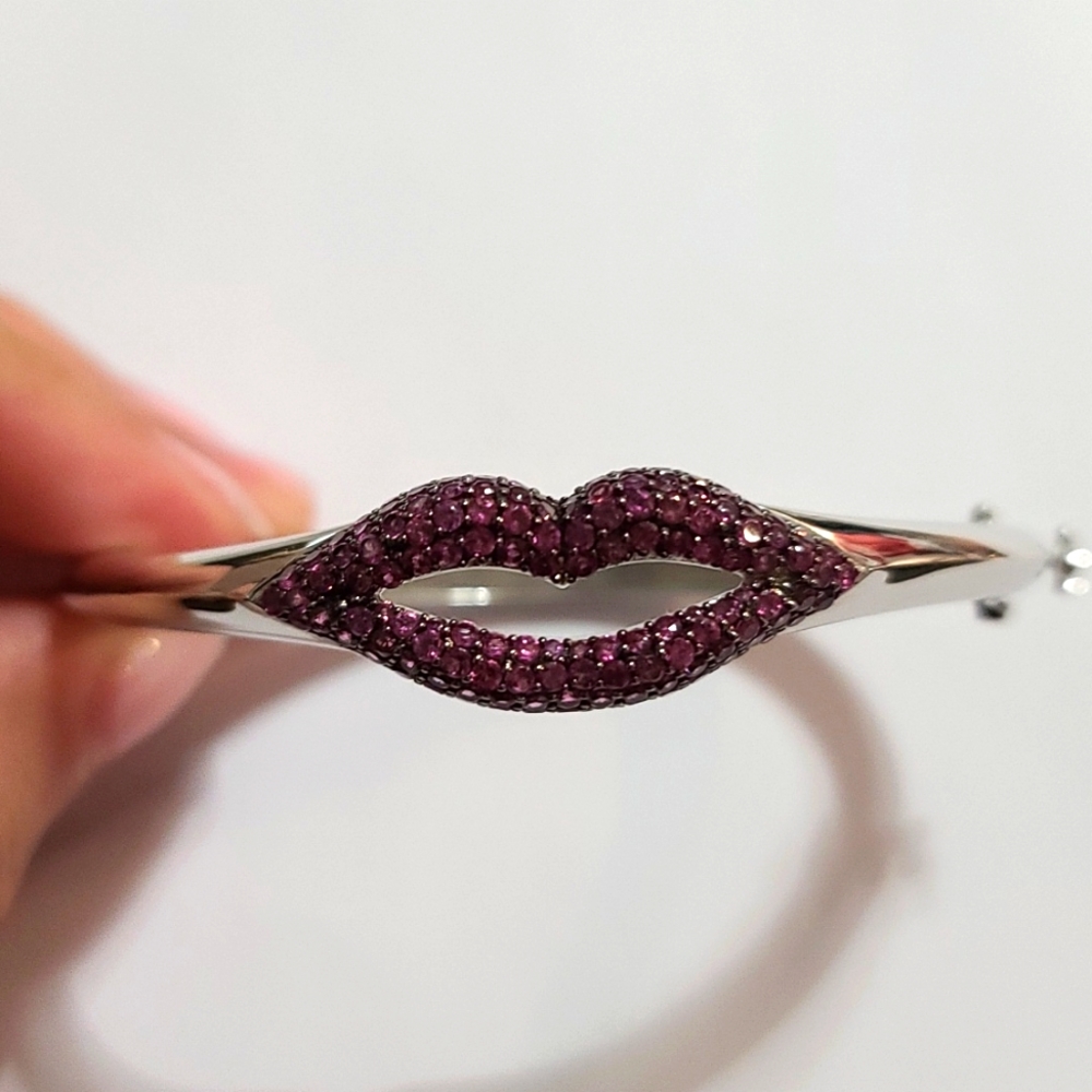Like New 925 SS Rhodolite kisse bangle